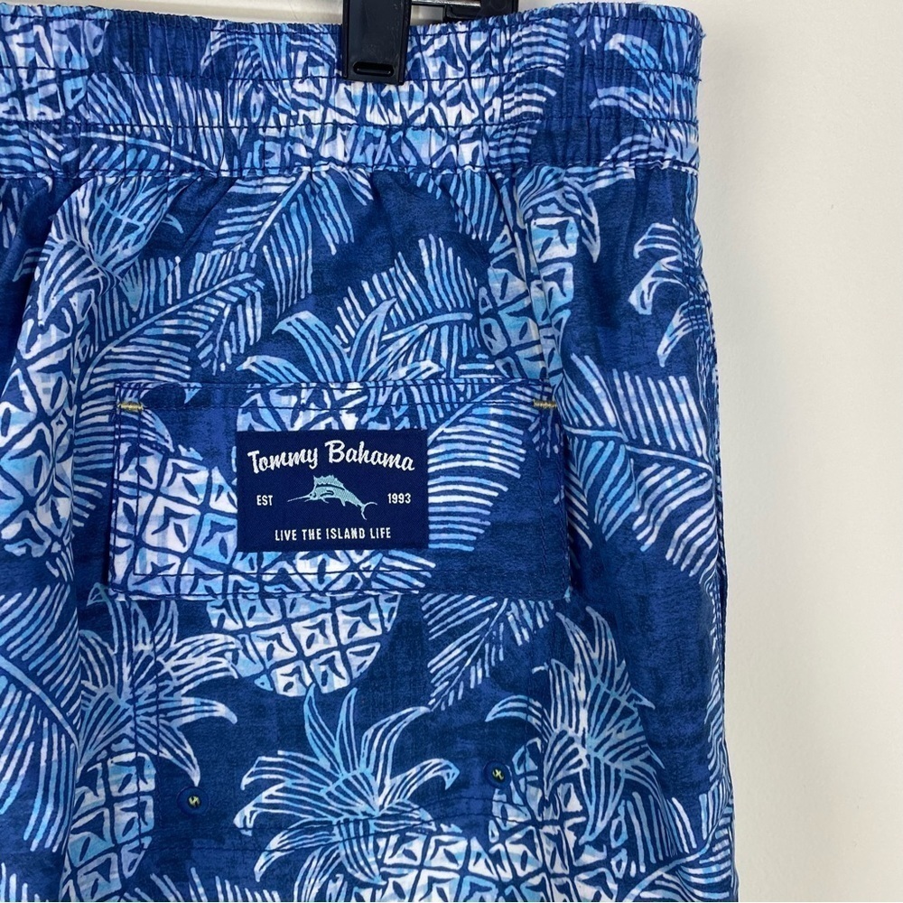 Tommy Bahama Blue Pineapple Swim Trunks Beach Pool Vacation - Picture 3 of 4